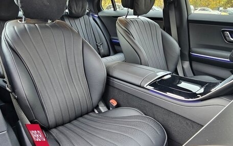 Mercedes-Benz S-Класс, 2024 год, 13 000 000 рублей, 18 фотография