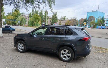 Toyota RAV4, 2019 год, 2 900 000 рублей, 8 фотография
