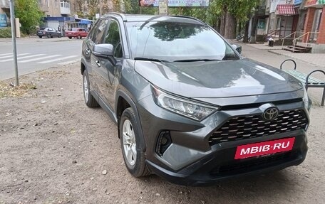 Toyota RAV4, 2019 год, 2 900 000 рублей, 5 фотография