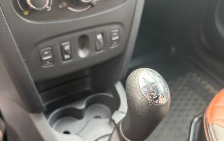Renault Logan II, 2017 год, 990 000 рублей, 21 фотография