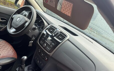 Renault Logan II, 2017 год, 990 000 рублей, 22 фотография