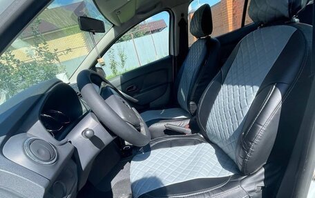 Renault Logan II, 2015 год, 640 000 рублей, 4 фотография