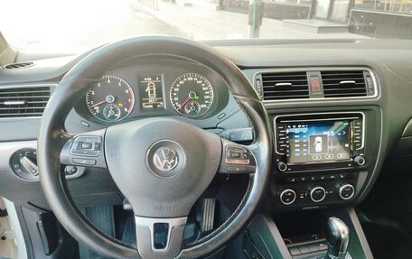 Volkswagen Jetta VI, 2012 год, 900 000 рублей, 7 фотография