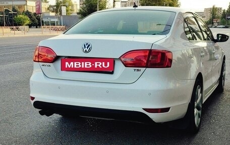 Volkswagen Jetta VI, 2012 год, 900 000 рублей, 5 фотография