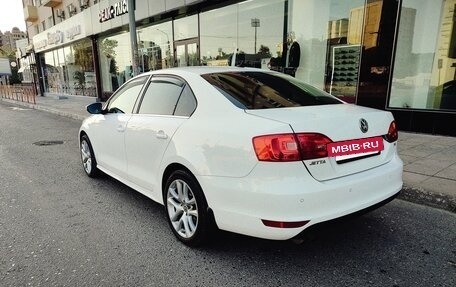 Volkswagen Jetta VI, 2012 год, 900 000 рублей, 4 фотография
