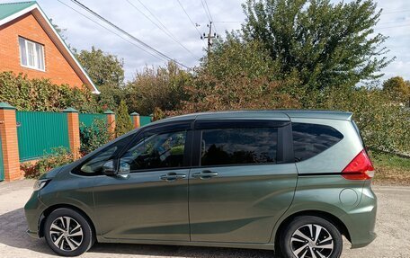 Honda Freed II, 2022 год, 1 800 000 рублей, 4 фотография