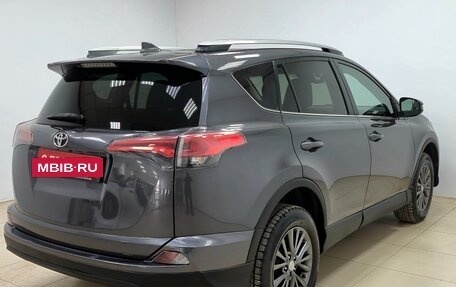 Toyota RAV4, 2017 год, 2 330 000 рублей, 4 фотография
