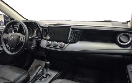 Toyota RAV4, 2017 год, 2 330 000 рублей, 12 фотография