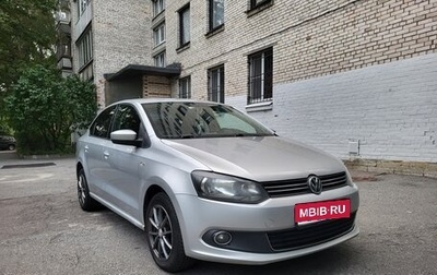 Volkswagen Polo VI (EU Market), 2013 год, 750 000 рублей, 1 фотография
