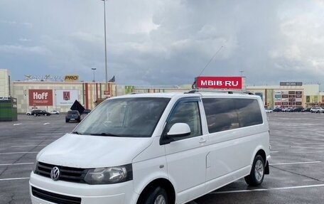 Volkswagen Caravelle T5, 2013 год, 1 750 000 рублей, 1 фотография