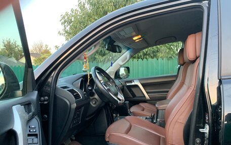 Toyota Land Cruiser Prado 150 рестайлинг 2, 2017 год, 3 636 000 рублей, 10 фотография