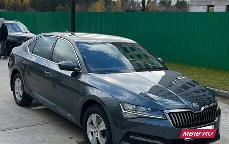 Skoda Superb III рестайлинг, 2021 год, 2 395 000 рублей, 4 фотография