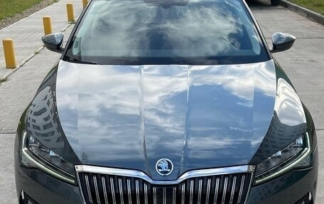 Skoda Superb III рестайлинг, 2021 год, 2 395 000 рублей, 3 фотография