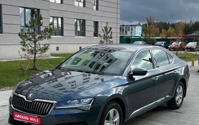 Skoda Superb III рестайлинг, 2021 год, 2 395 000 рублей, 1 фотография