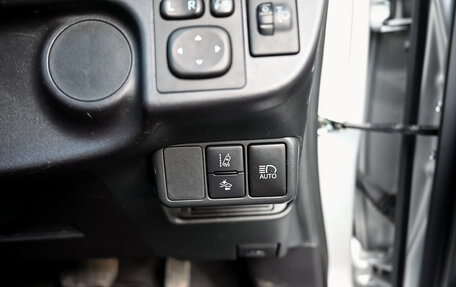 Toyota Aqua I, 2019 год, 1 490 000 рублей, 14 фотография