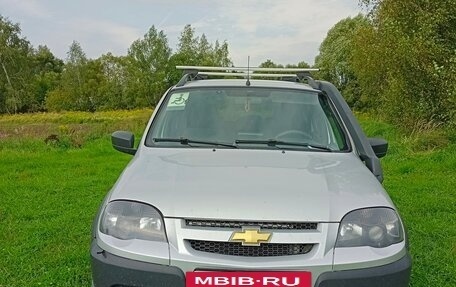 Chevrolet Niva I рестайлинг, 2019 год, 680 000 рублей, 3 фотография