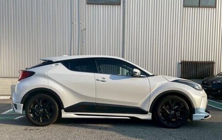 Toyota C-HR I рестайлинг, 2021 год, 1 850 000 рублей, 7 фотография
