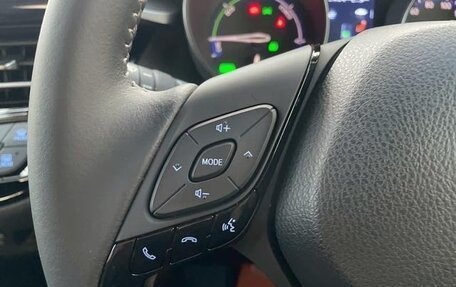 Toyota C-HR I рестайлинг, 2021 год, 1 850 000 рублей, 28 фотография