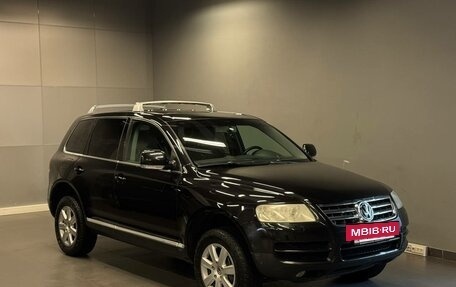 Volkswagen Touareg III, 2004 год, 947 000 рублей, 3 фотография