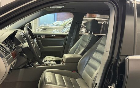 Volkswagen Touareg III, 2004 год, 947 000 рублей, 8 фотография