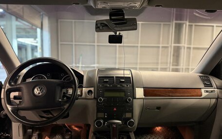 Volkswagen Touareg III, 2004 год, 947 000 рублей, 10 фотография