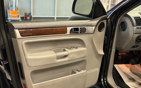 Volkswagen Touareg III, 2004 год, 947 000 рублей, 9 фотография