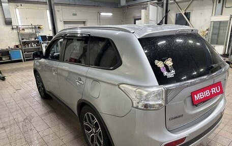 Mitsubishi Outlander III рестайлинг 3, 2014 год, 1 180 000 рублей, 3 фотография