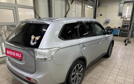 Mitsubishi Outlander III рестайлинг 3, 2014 год, 1 180 000 рублей, 4 фотография