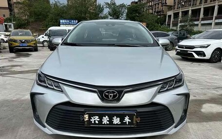 Toyota Corolla, 2022 год, 1 350 000 рублей, 2 фотография