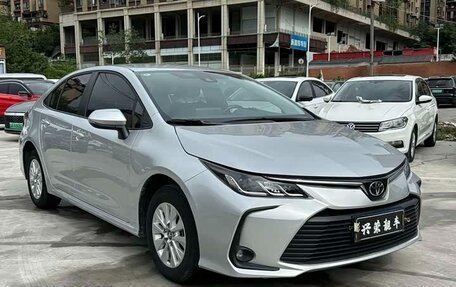 Toyota Corolla, 2022 год, 1 350 000 рублей, 3 фотография