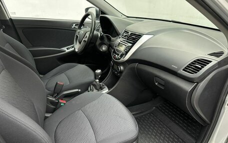 Hyundai Solaris II рестайлинг, 2014 год, 800 000 рублей, 13 фотография