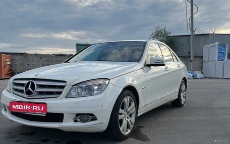Mercedes-Benz C-Класс, 2009 год, 1 100 000 рублей, 1 фотография