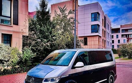 Volkswagen Multivan T6 рестайлинг, 2023 год, 12 000 000 рублей, 1 фотография