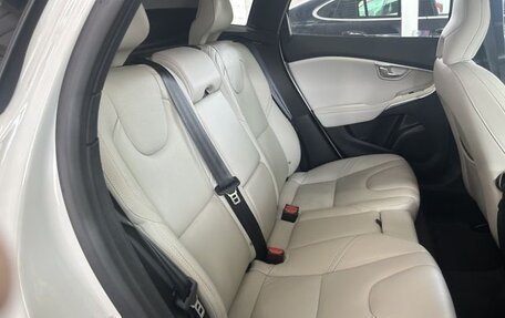 Volvo V40 II рестайлинг, 2019 год, 1 080 000 рублей, 11 фотография