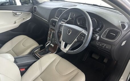 Volvo V40 II рестайлинг, 2019 год, 1 080 000 рублей, 10 фотография