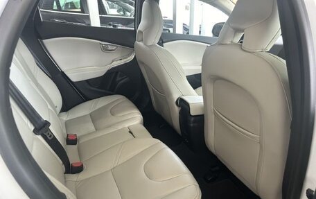 Volvo V40 II рестайлинг, 2019 год, 1 080 000 рублей, 12 фотография