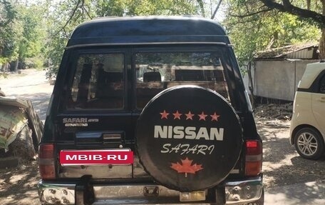 Nissan Safari IV, 1993 год, 1 350 000 рублей, 6 фотография