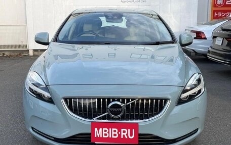 Volvo V40 II рестайлинг, 2018 год, 1 070 000 рублей, 3 фотография