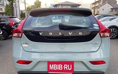 Volvo V40 II рестайлинг, 2018 год, 1 070 000 рублей, 5 фотография