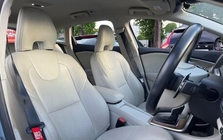 Volvo V40 II рестайлинг, 2018 год, 1 070 000 рублей, 10 фотография