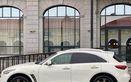 Infiniti FX II, 2012 год, 1 880 000 рублей, 21 фотография