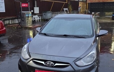 Hyundai Solaris II рестайлинг, 2012 год, 630 000 рублей, 1 фотография