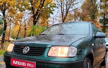 Volkswagen Polo III рестайлинг, 2000 год, 350 000 рублей, 1 фотография