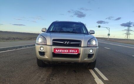 Hyundai Tucson III, 2008 год, 915 000 рублей, 1 фотография