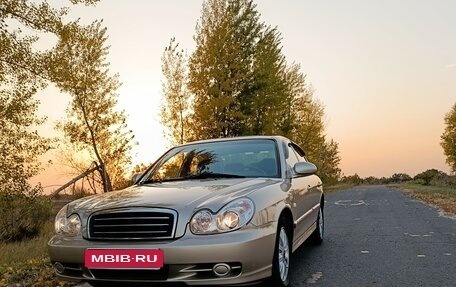 Hyundai Sonata IV рестайлинг, 2005 год, 780 000 рублей, 1 фотография