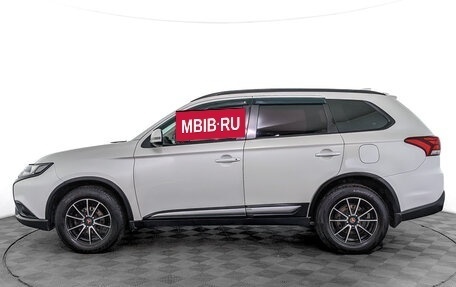 Mitsubishi Outlander III рестайлинг 3, 2019 год, 1 990 000 рублей, 8 фотография