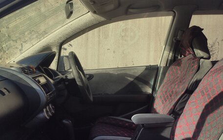 Honda Fit III, 2005 год, 300 000 рублей, 1 фотография