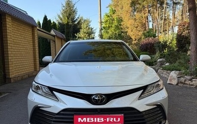 Toyota Camry, 2022 год, 3 800 000 рублей, 1 фотография