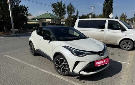 Toyota C-HR I рестайлинг, 2019 год, 2 100 000 рублей, 3 фотография