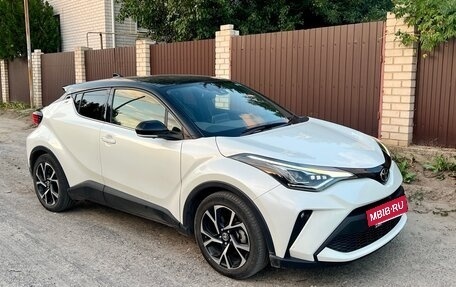 Toyota C-HR I рестайлинг, 2019 год, 2 100 000 рублей, 2 фотография
